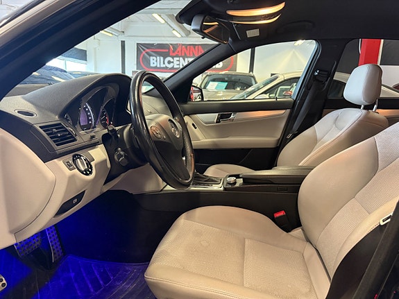 Mercedes-Benz C200 8 of 12