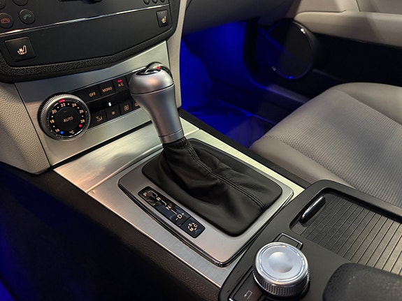 Mercedes-Benz C200 14 of 21