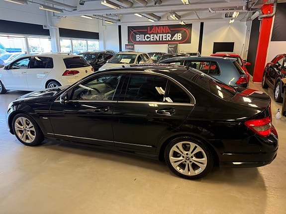 Mercedes-Benz C200 9 of 21