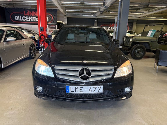 Mercedes-Benz C200 2 of 12