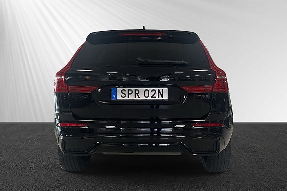Volvo XC60 2 of 7
