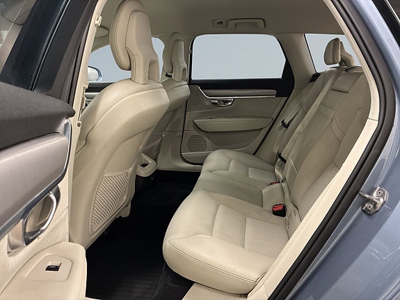 Volvo V90 13 of 27
