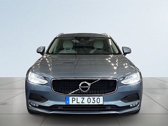Volvo V90 2 of 27