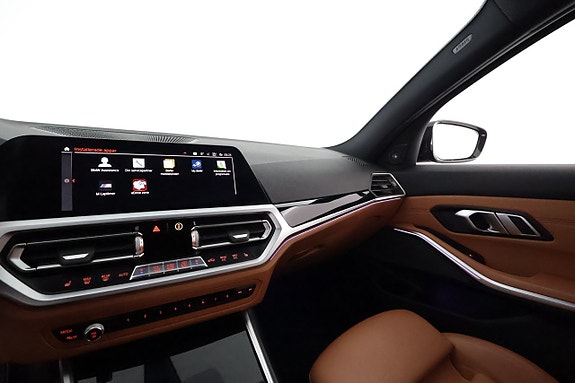 BMW 330e 24 of 28