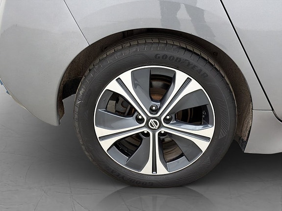 Nissan Leaf 26 of 30
