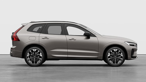 Volvo XC60 2 of 24