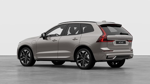 Volvo XC60 8 of 24