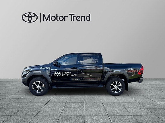 Toyota HiLux 3 of 24