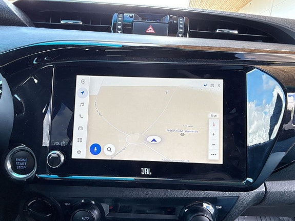 Toyota HiLux 13 of 24