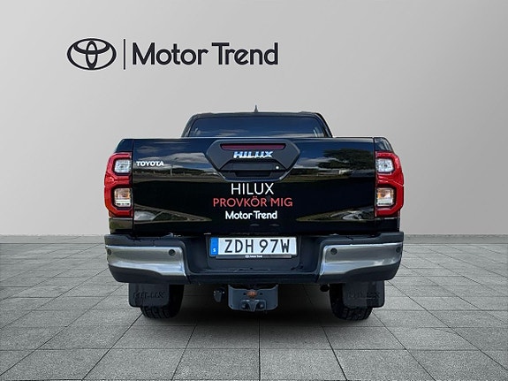 Toyota HiLux 4 of 24