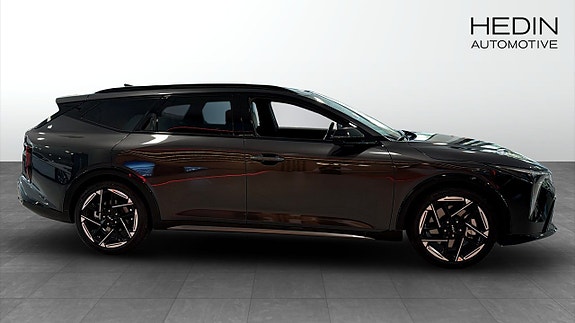 Kia K4 4 of 12