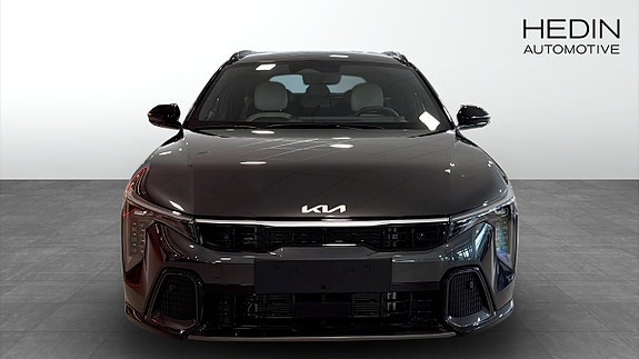 Kia K4 2 of 12