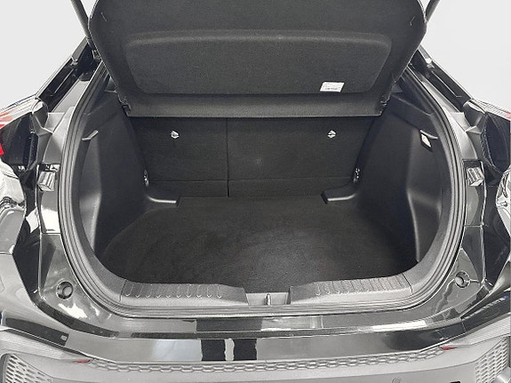 Toyota C-HR 10 of 13