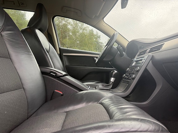 Volvo V70 9 of 16