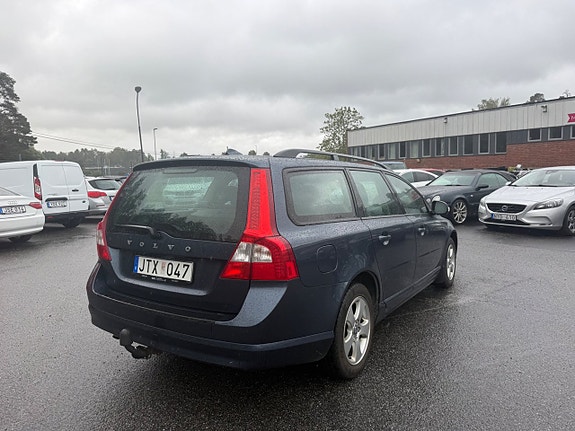 Volvo V70 5 of 16