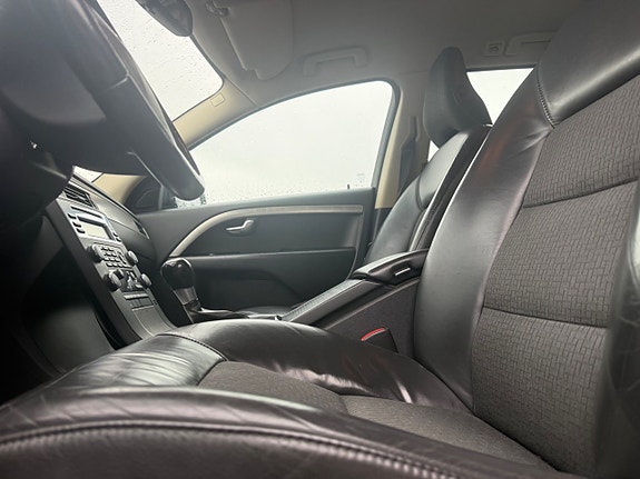 Volvo V70 10 of 16