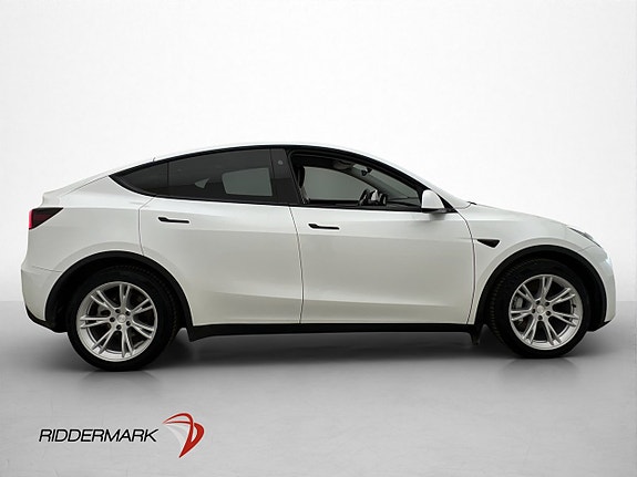 Tesla Model Y 8 of 25