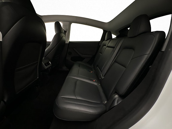 Tesla Model Y 17 of 25