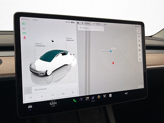 Tesla Model Y 16 of 25
