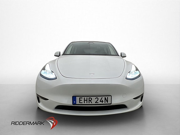Tesla Model Y 3 of 25
