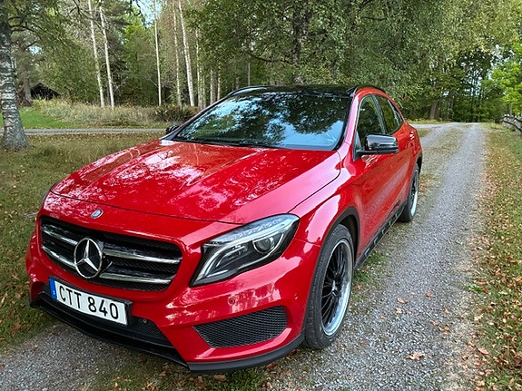 Mercedes-Benz GLA220 4 of 6