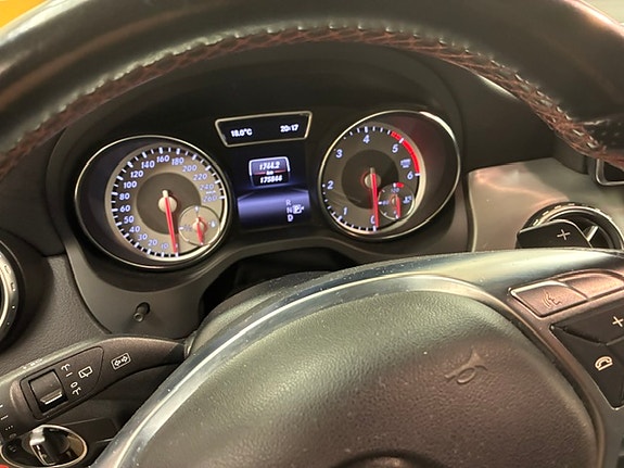 Mercedes-Benz GLA220 6 of 6