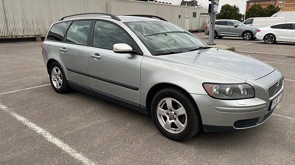 Volvo V50 2 of 6