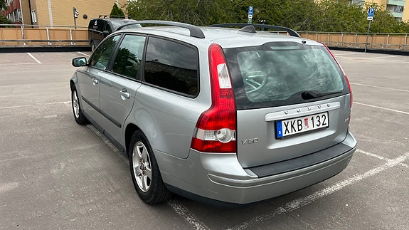 Volvo V50 3 of 6