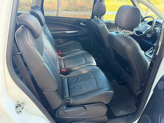 Ford S-MAX 15 of 17
