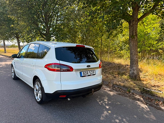 Ford S-MAX 8 of 17