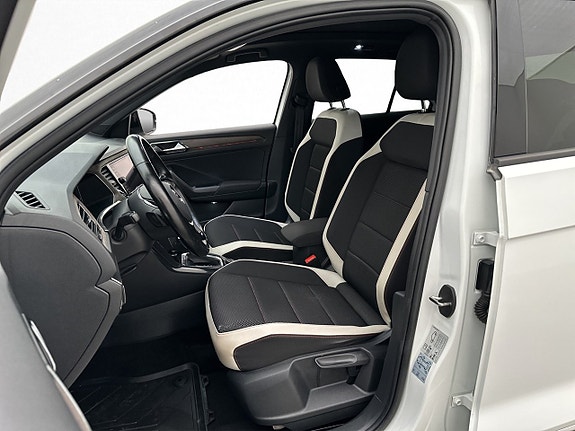 Volkswagen T-Roc 12 of 30