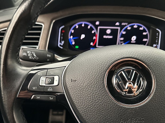 Volkswagen T-Roc 16 of 30