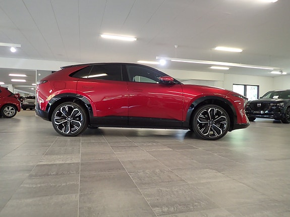 Mazda CX-6e 6 of 23