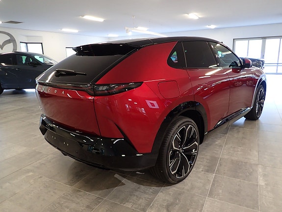 Mazda CX-6e 7 of 23