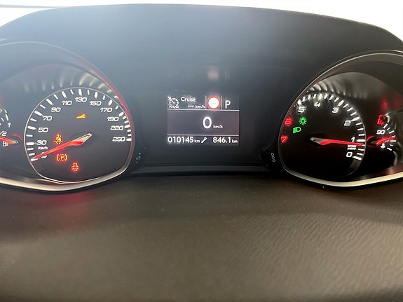 Peugeot 308 SW 9 of 19