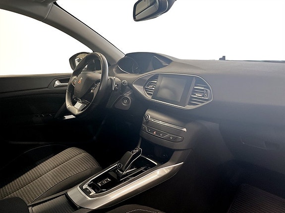 Peugeot 308 SW 12 of 19