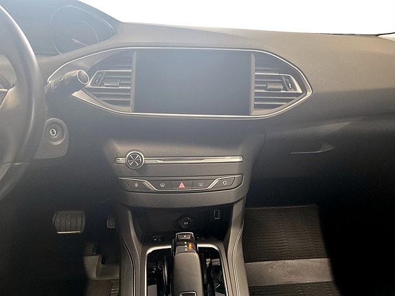 Peugeot 308 SW 10 of 19