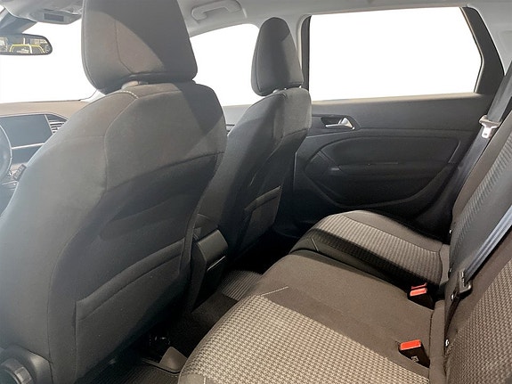 Peugeot 308 SW 13 of 19