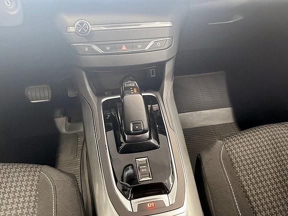 Peugeot 308 SW 11 of 19