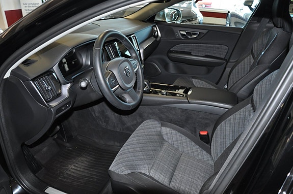 Volvo V60 13 of 14