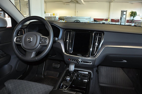 Volvo V60 8 of 14