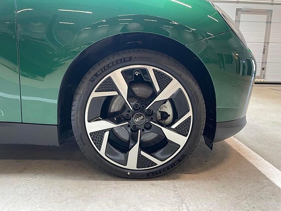 MINI Cooper E 13 of 15