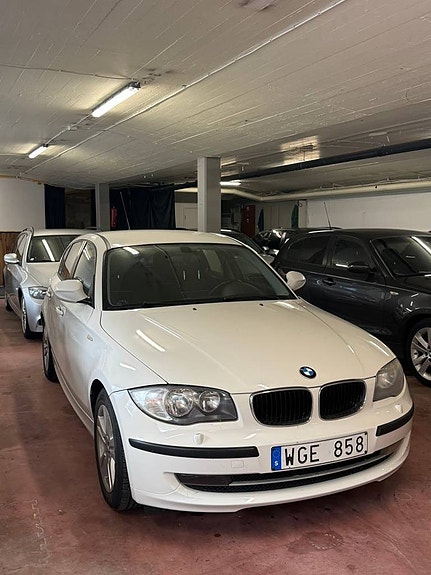 BMW 116d 4 of 5