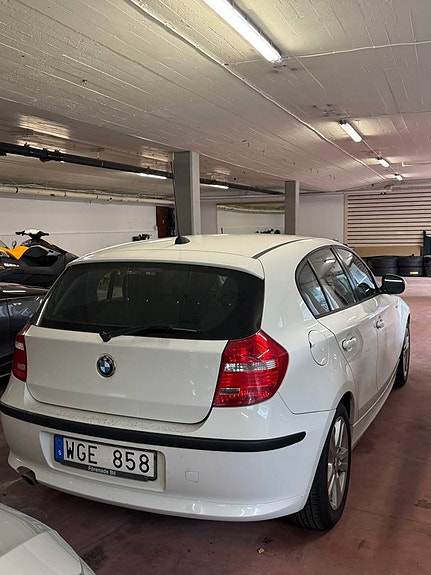 BMW 116d 3 of 5