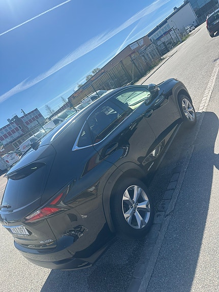 Lexus NX300h 5 of 5