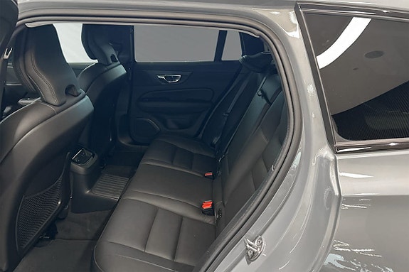Volvo V60 8 of 14
