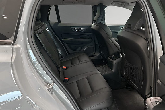 Volvo V60 11 of 14