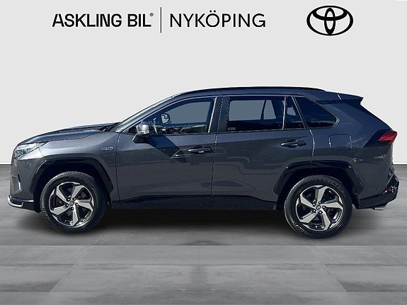 Toyota RAV4 4 of 17