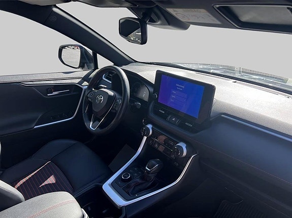 Toyota RAV4 7 of 17