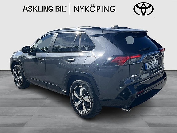 Toyota RAV4 3 of 17